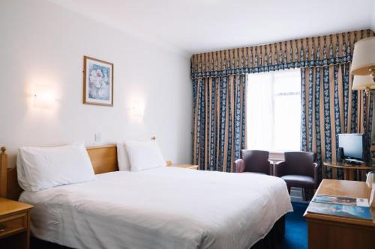 โรงแรมอพอลโล Saint Helier ภายนอก รูปภาพ